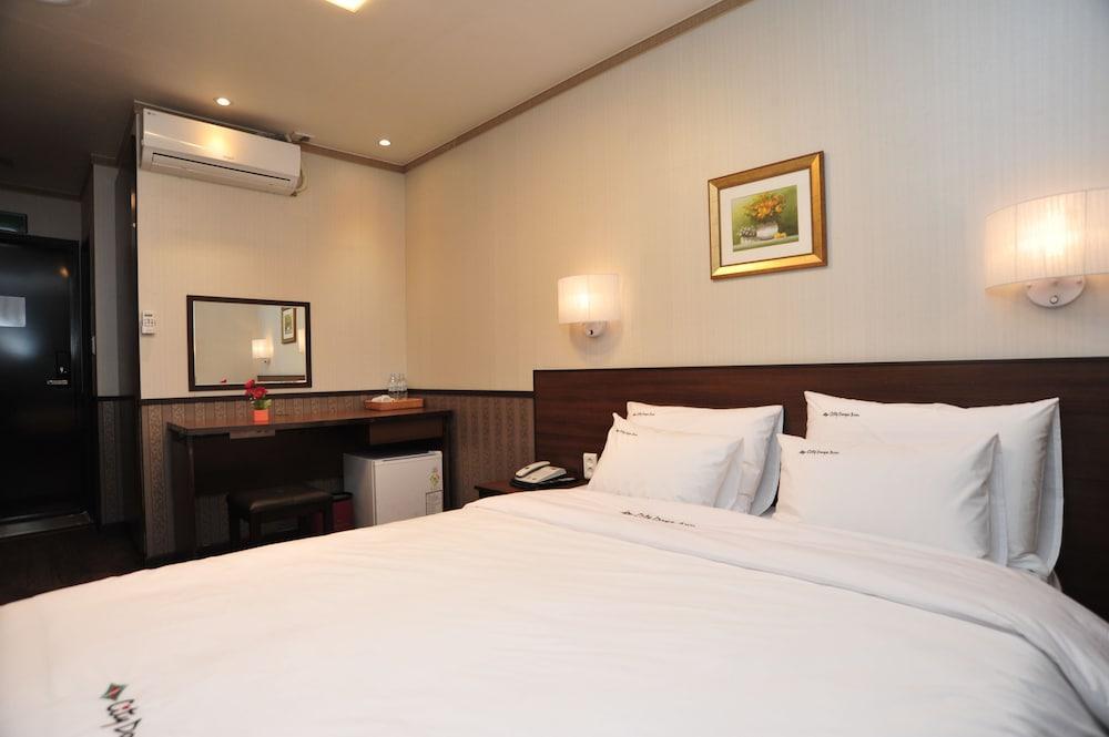 Global Inn Seoul Dongdaemun City Days Inn Buitenkant foto