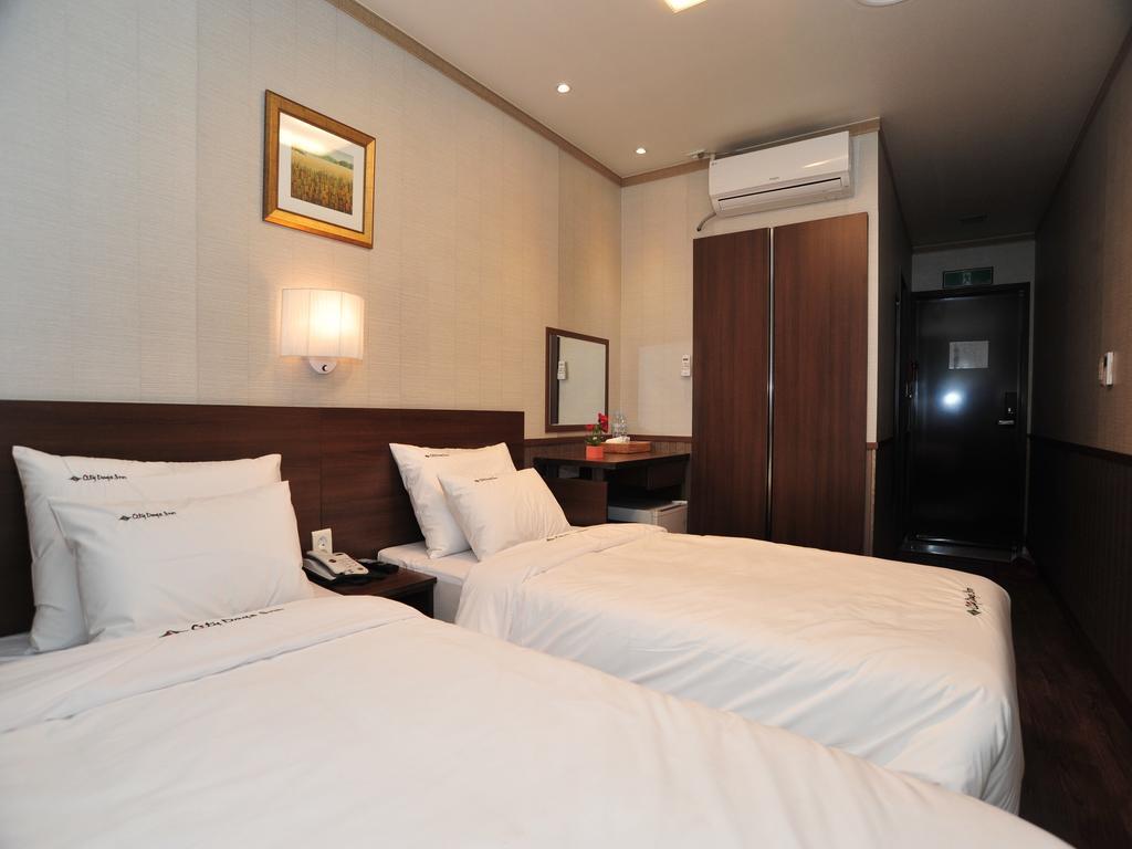 Global Inn Seoul Dongdaemun City Days Inn Kamer foto