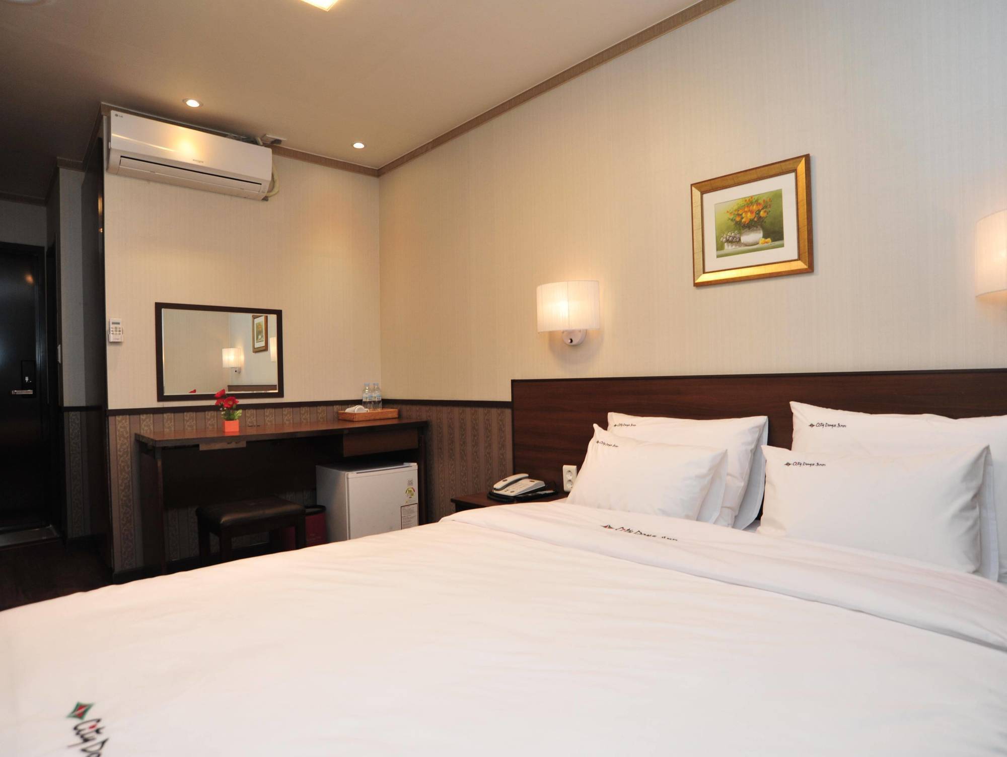 Global Inn Seoul Dongdaemun City Days Inn Buitenkant foto