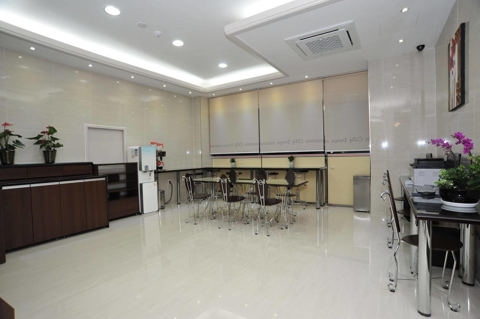 Global Inn Seoul Dongdaemun City Days Inn Buitenkant foto