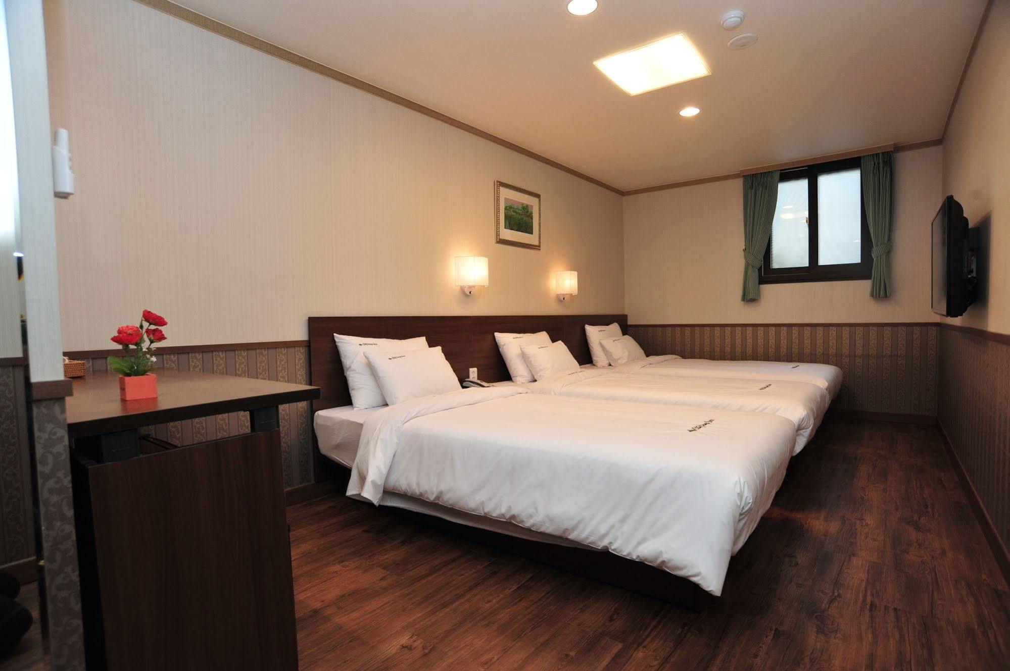 Global Inn Seoul Dongdaemun City Days Inn Buitenkant foto
