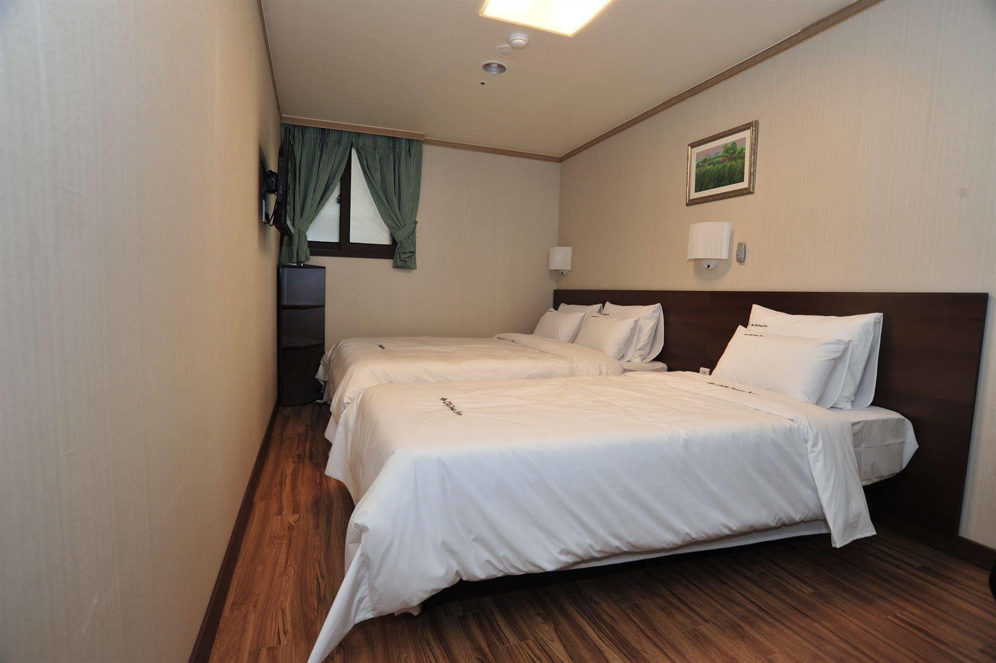 Global Inn Seoul Dongdaemun City Days Inn Buitenkant foto