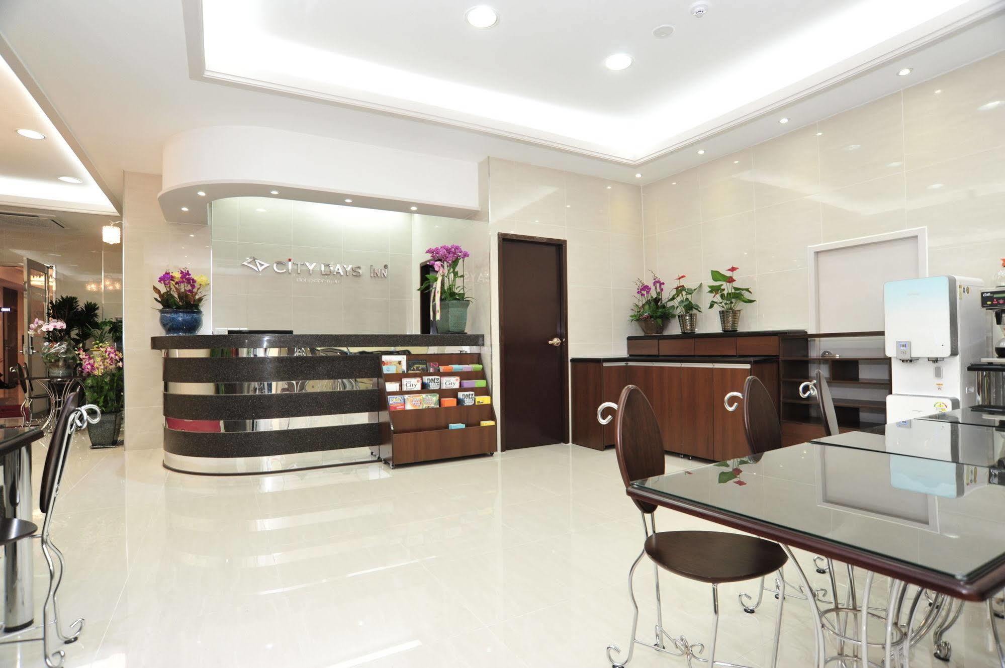 Global Inn Seoul Dongdaemun City Days Inn Buitenkant foto