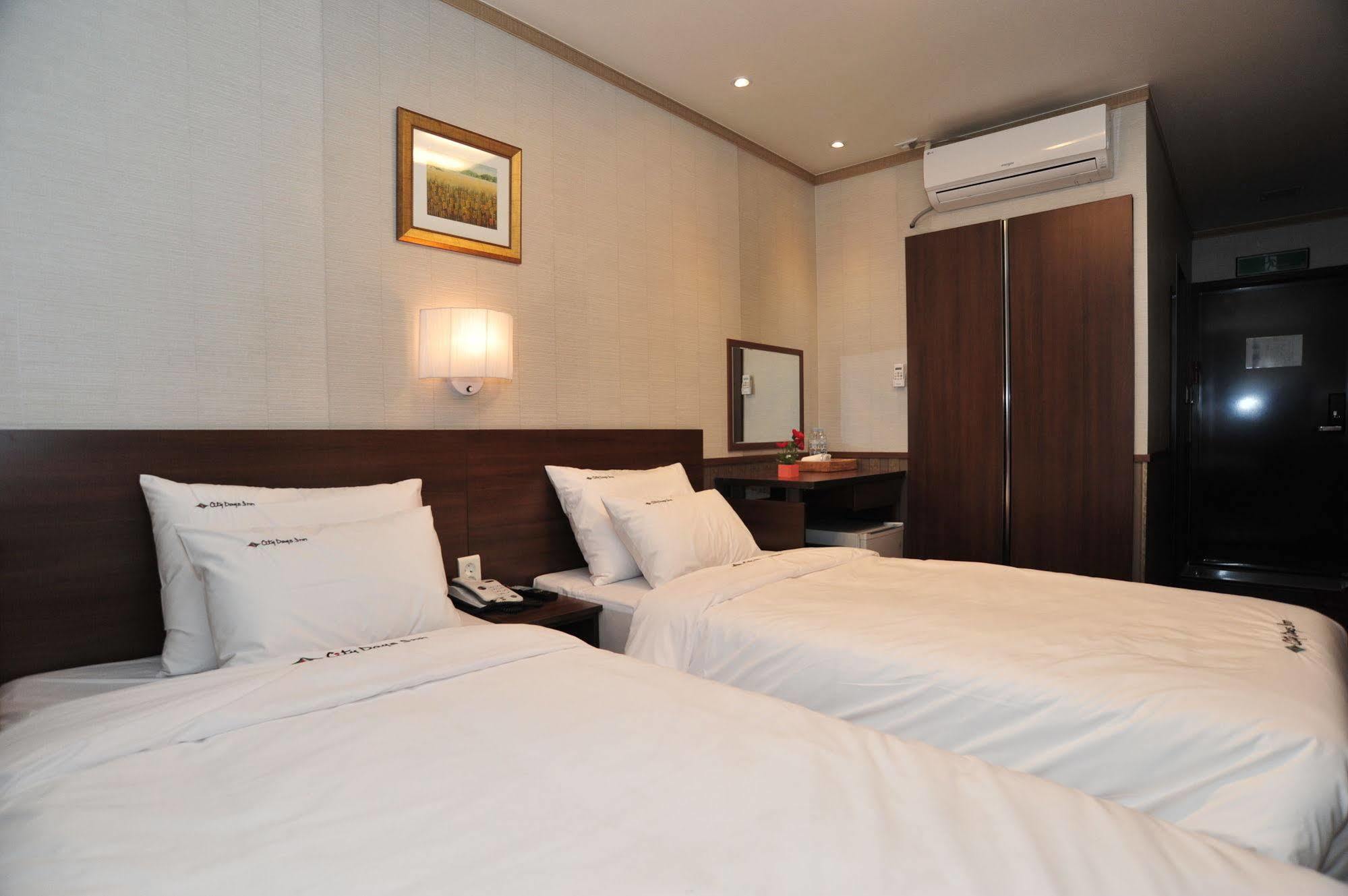 Global Inn Seoul Dongdaemun City Days Inn Buitenkant foto