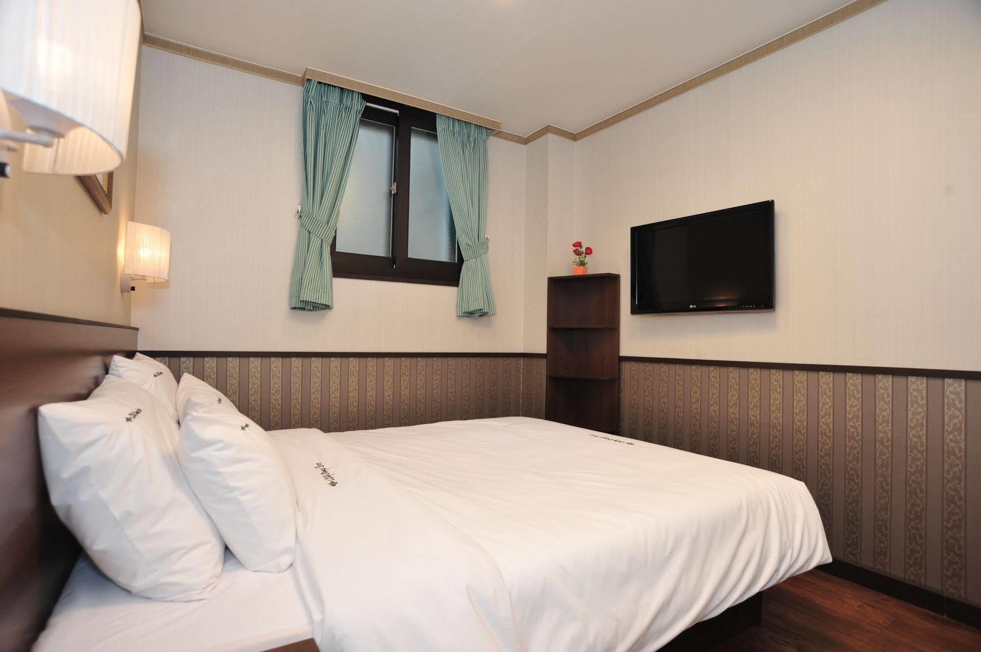 Global Inn Seoul Dongdaemun City Days Inn Buitenkant foto