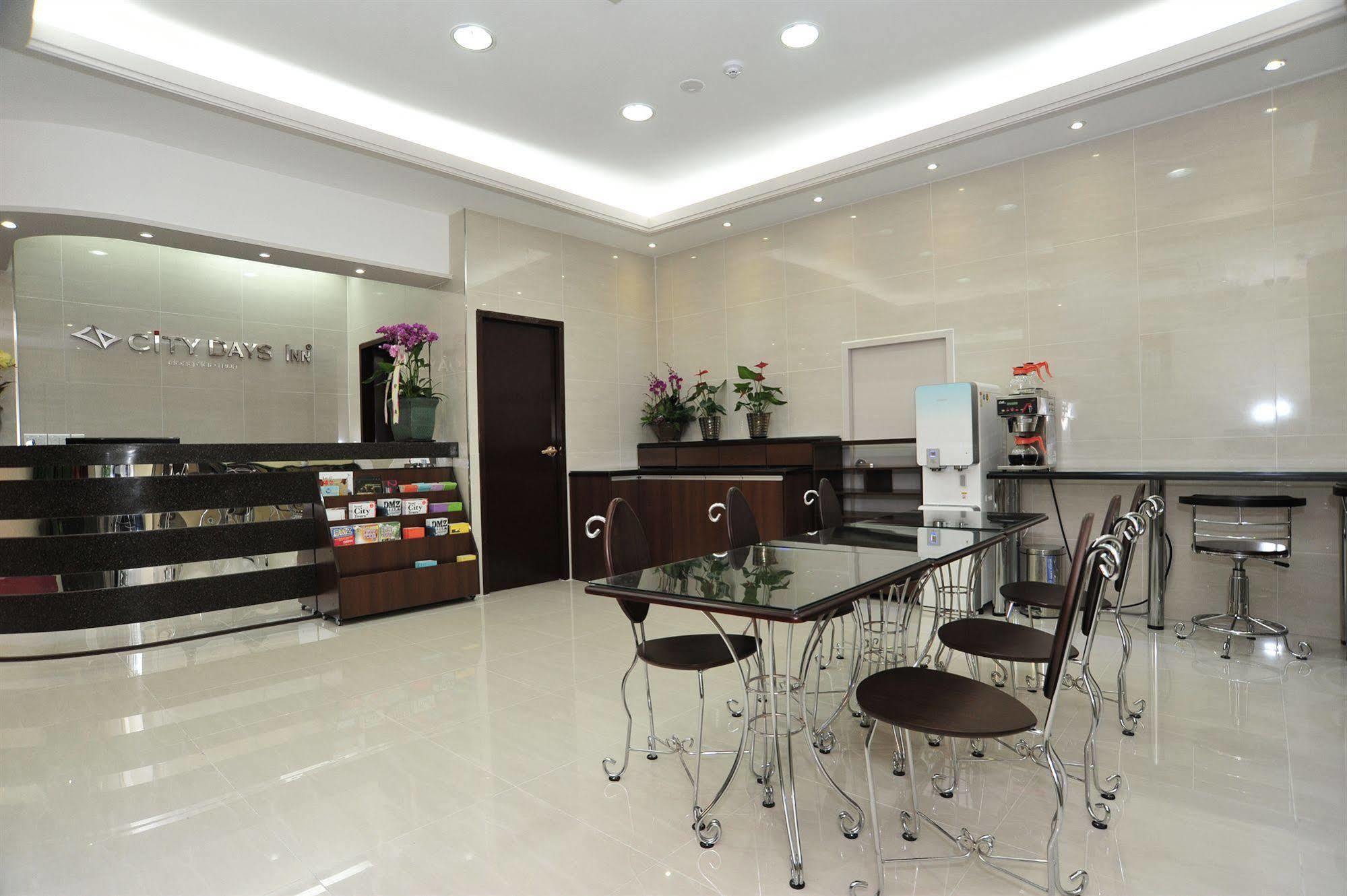 Global Inn Seoul Dongdaemun City Days Inn Buitenkant foto