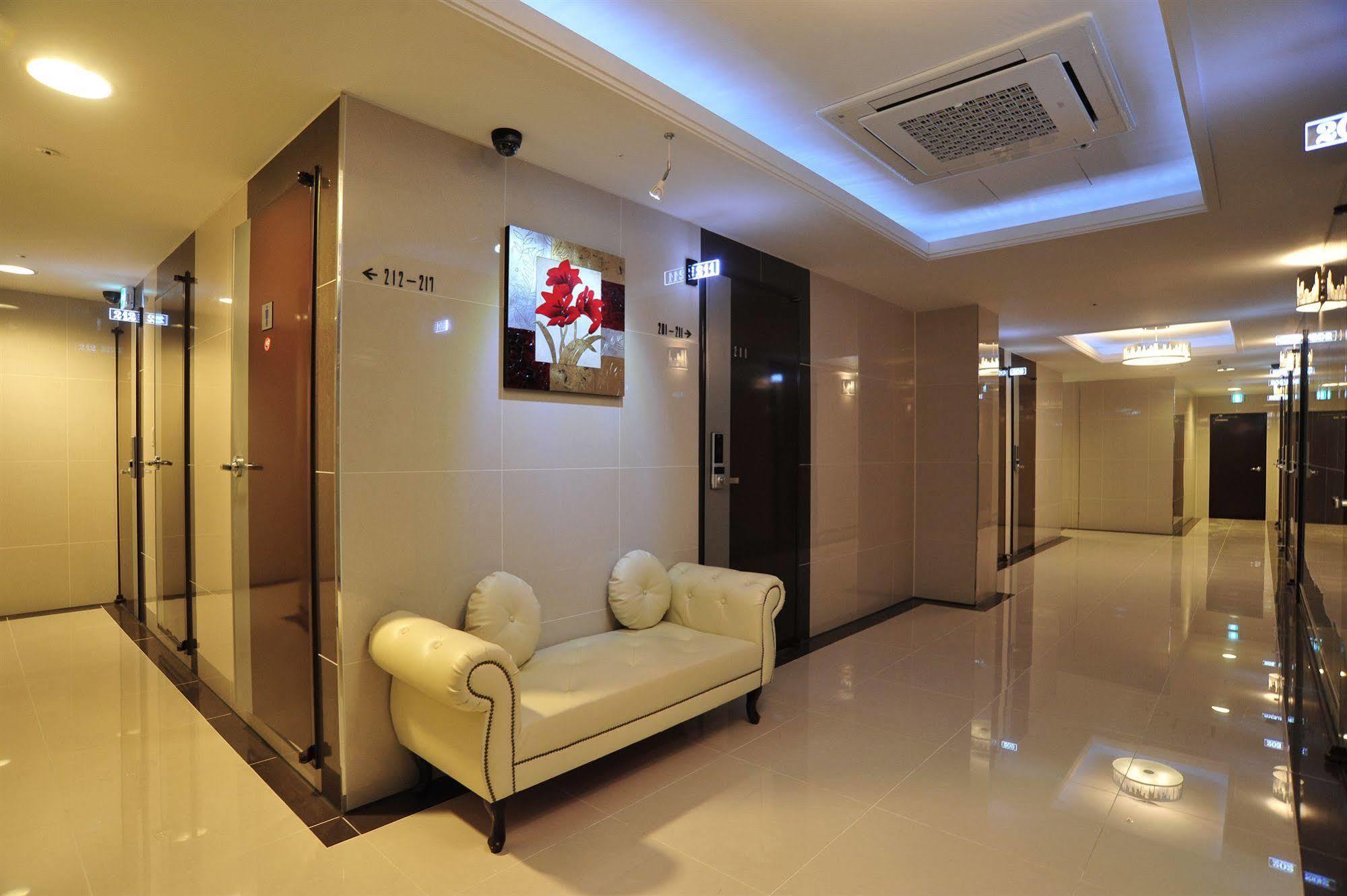 Global Inn Seoul Dongdaemun City Days Inn Buitenkant foto