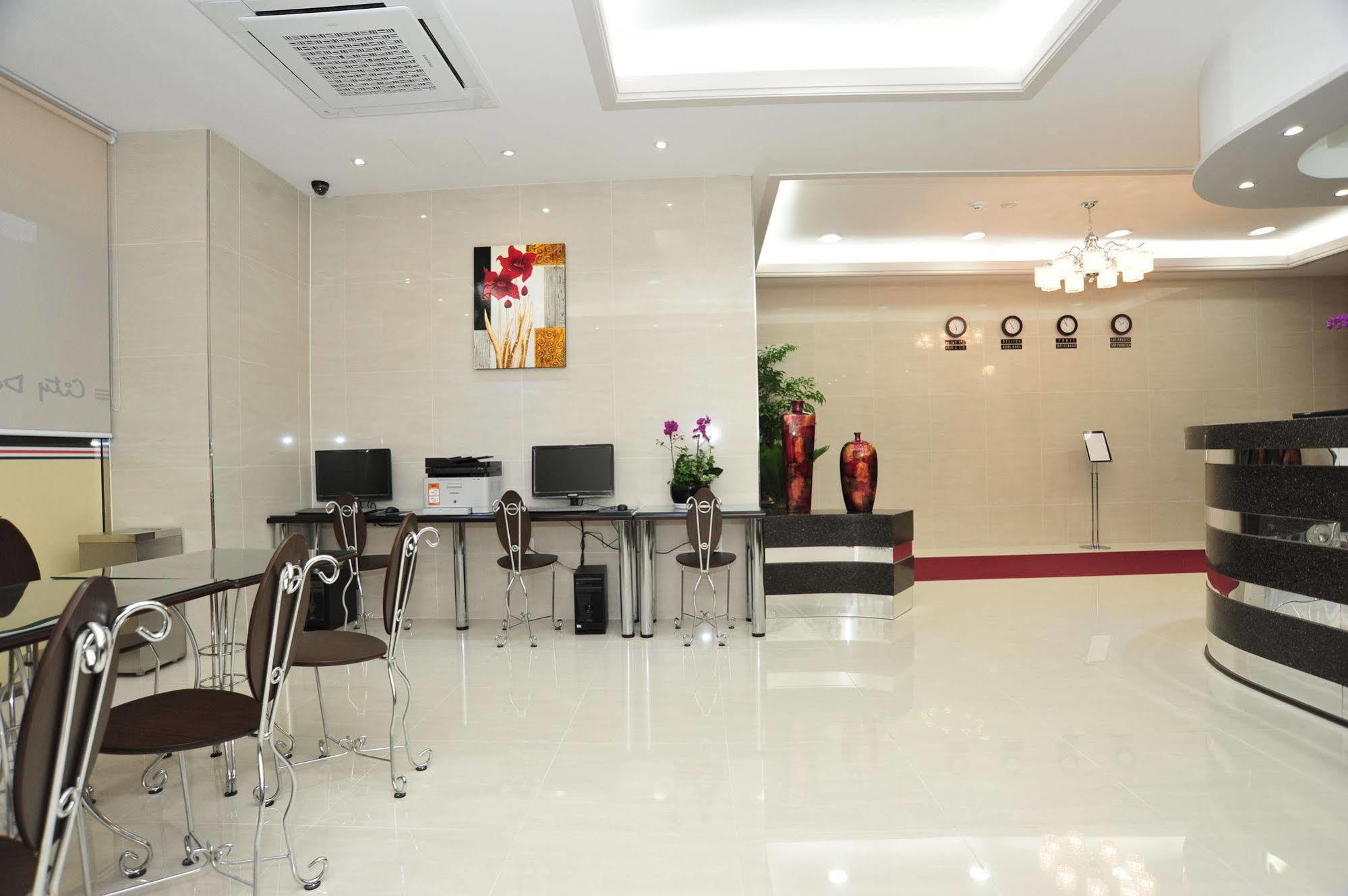 Global Inn Seoul Dongdaemun City Days Inn Buitenkant foto