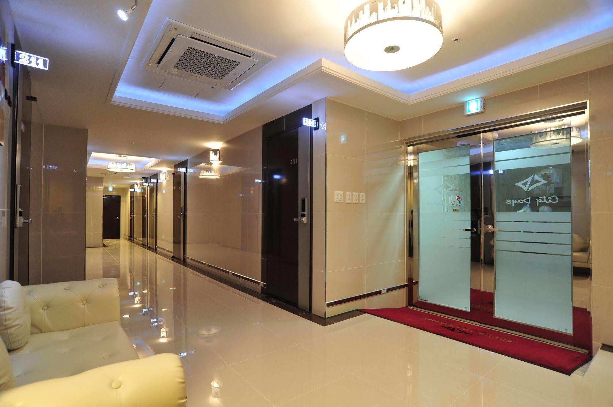 Global Inn Seoul Dongdaemun City Days Inn Buitenkant foto