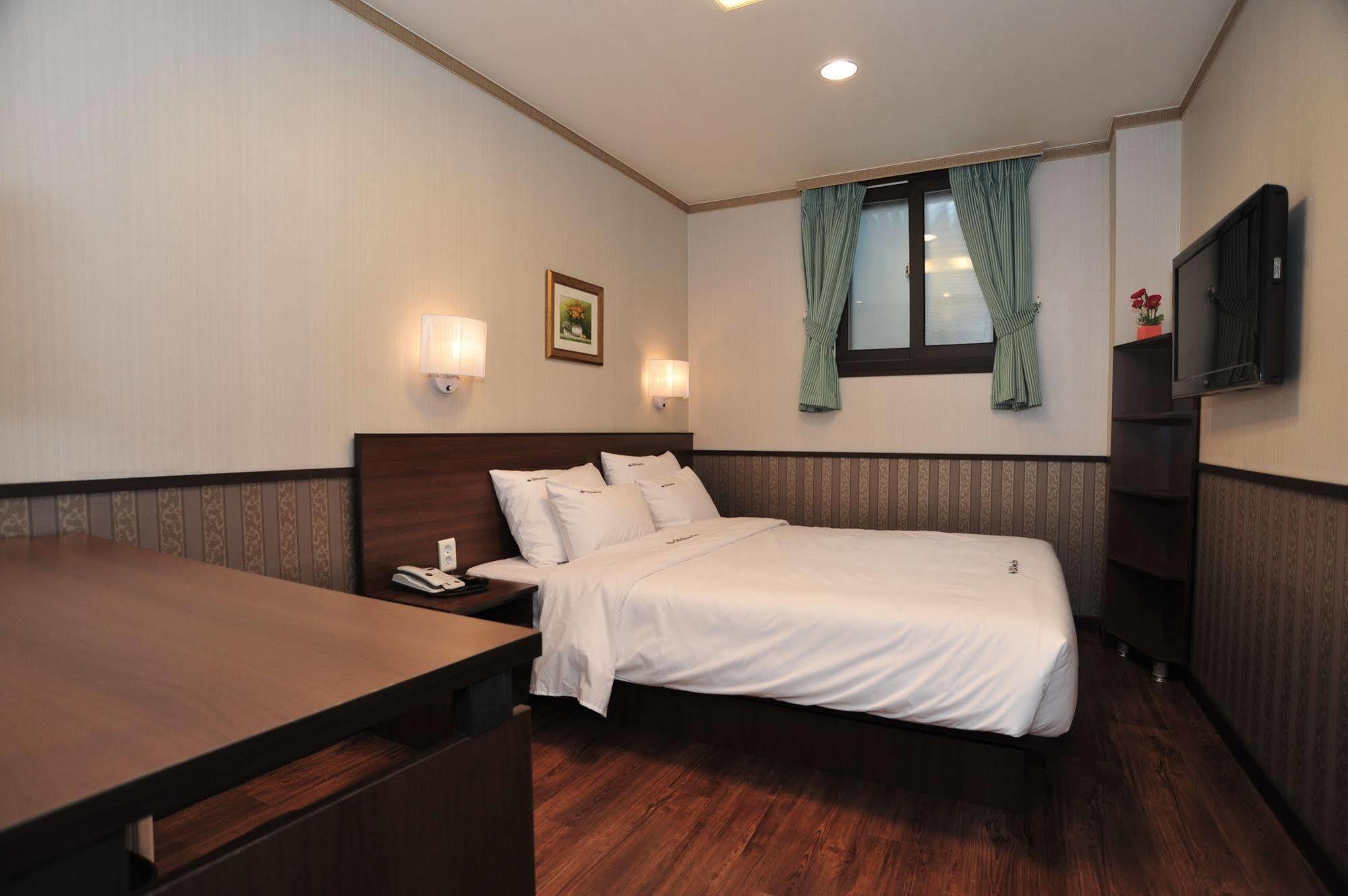 Global Inn Seoul Dongdaemun City Days Inn Buitenkant foto